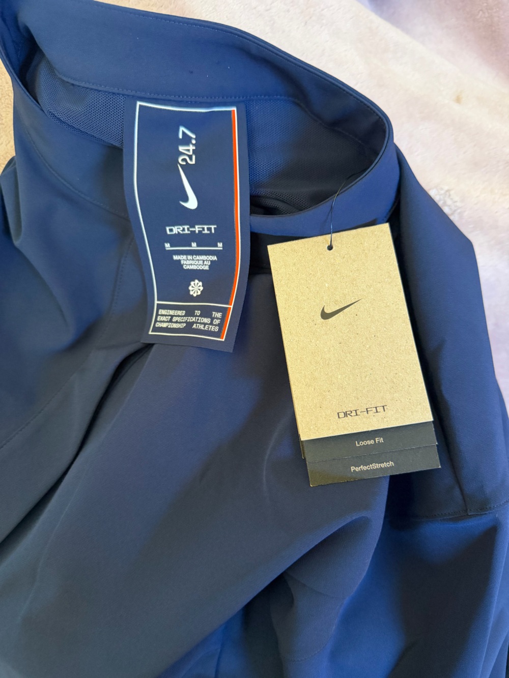 Nike 24.7 PerfectStretch
Women's Dri-FIT Loose-Fit Cropped Jacket M - Picture 6 of 14